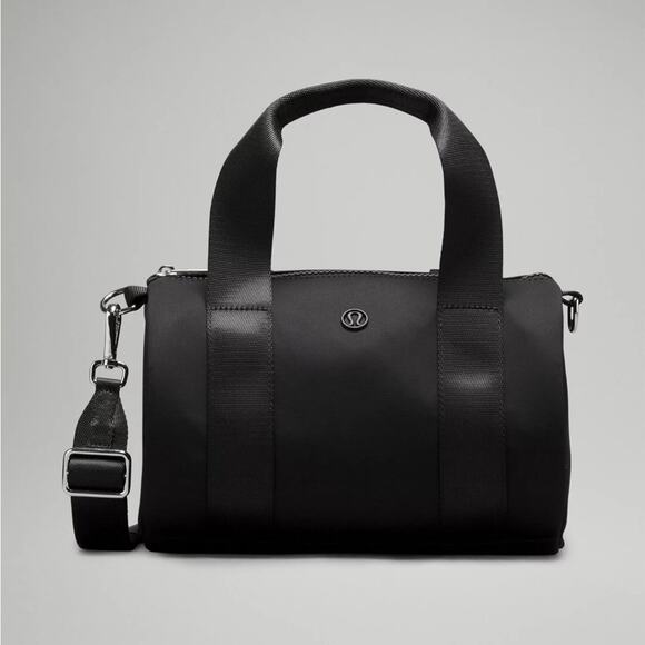 SALE - NWT Lululemon Knit Nylon Mini Barrel Duffle Bag 5L - Picture 1 of 7